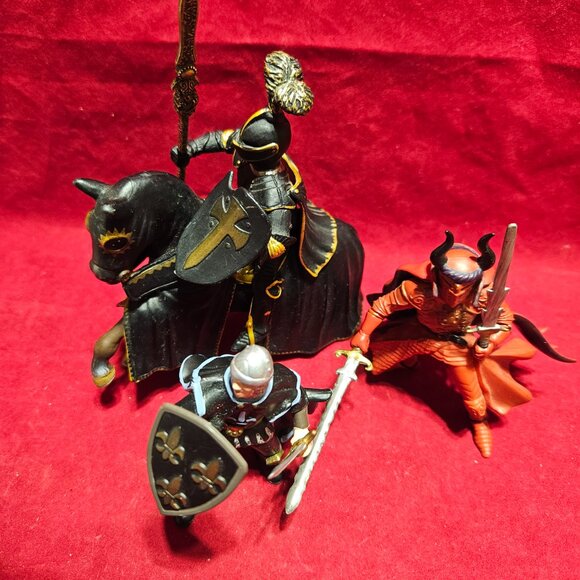 Schleich and Papo Knights - Picture 2 of 16
